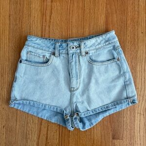Mom Short Jean Shorts Style
Bullhead
Size 1